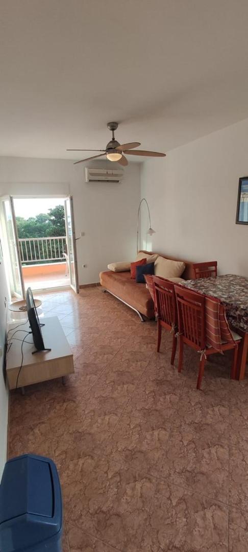 Apartment Visum Primošten Esterno foto